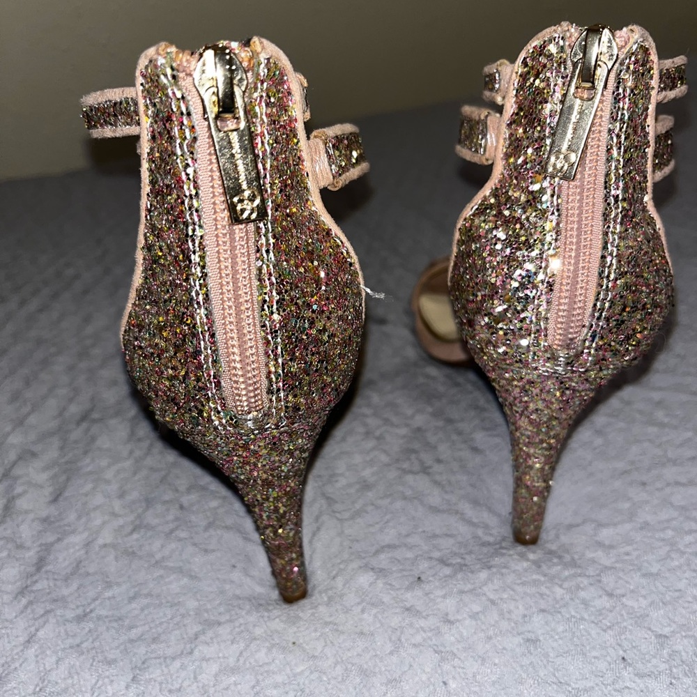 Jessica Simpson Heels - Picture 2 of 4
